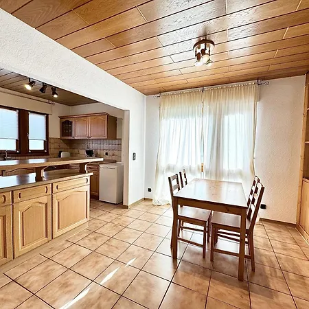 Privatunterkunft H&h - Private Near Mercedes In *